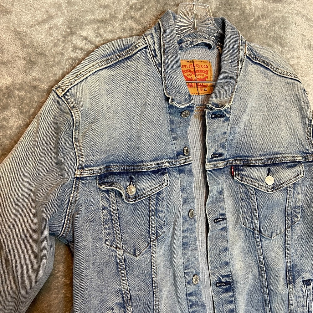 Levis Men Light Wash Type 3 Denim Jacket XL Trucker Biker Grunge Americana US